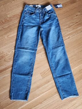 Universal Thread Jeans Mid Rise 80s Slim Sz 4 Raw Hem Button Fly 28" inseam NWT